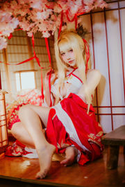 [COS Welfare] Anime-Bloggerin Jiuqu Jean - Prachtvoller chinesischer Neujahrs-Kimono