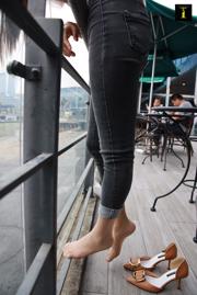 Yu Sai "Kuris" [IESS] Hermosas piernas en medias