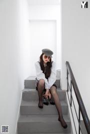 [IESS] Model Miao Schwester "Playful Plaid Suit" Schwarze Seidenbeine
