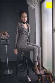 Xiaoxiao "Короткие сетчатые чулки, длинные брюки и рабочее место" [Iss to IESS] Silky Foot Bento 241