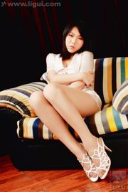 Modelo Wen Jing "Palabras secretas de la casa privada" [丽 柜 LiGui] Hermosas piernas y pies de jade.