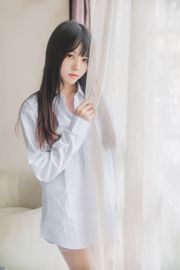 Sakura Tao Meow "จำหน่ายเสื้อเชิ้ตสีขาว - ขาวซากุระเทา" [Lori COS]